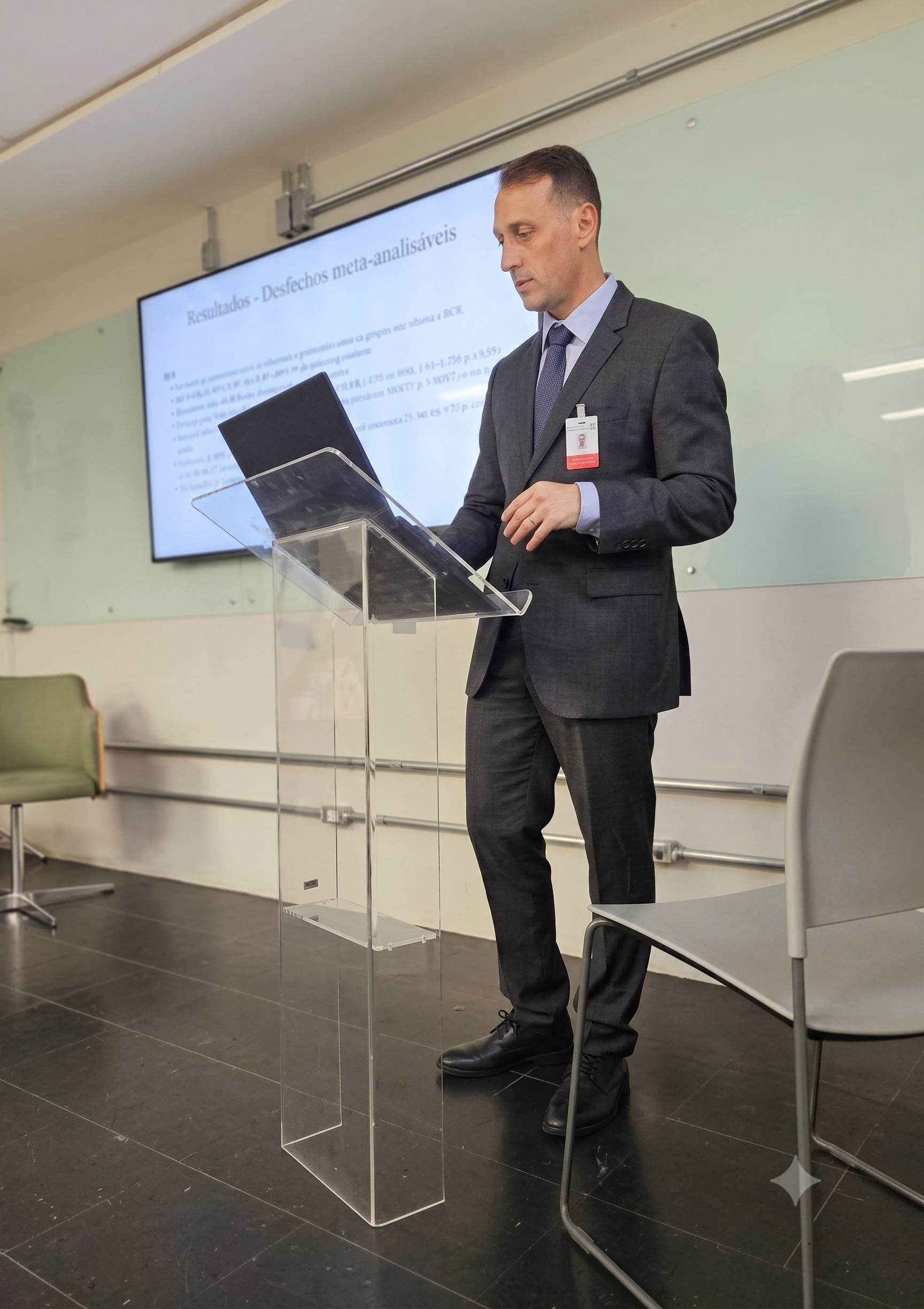 Dr. Marcelo Quintanilha apresentando pesquisa de doutorado na UFRGS